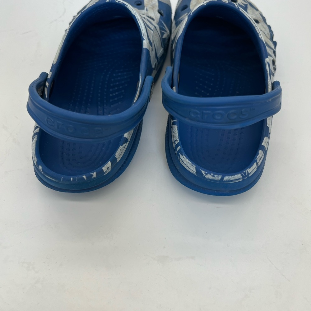 CROCS Navy Blue White Tropical Print Clogs - Picture 4 of 5